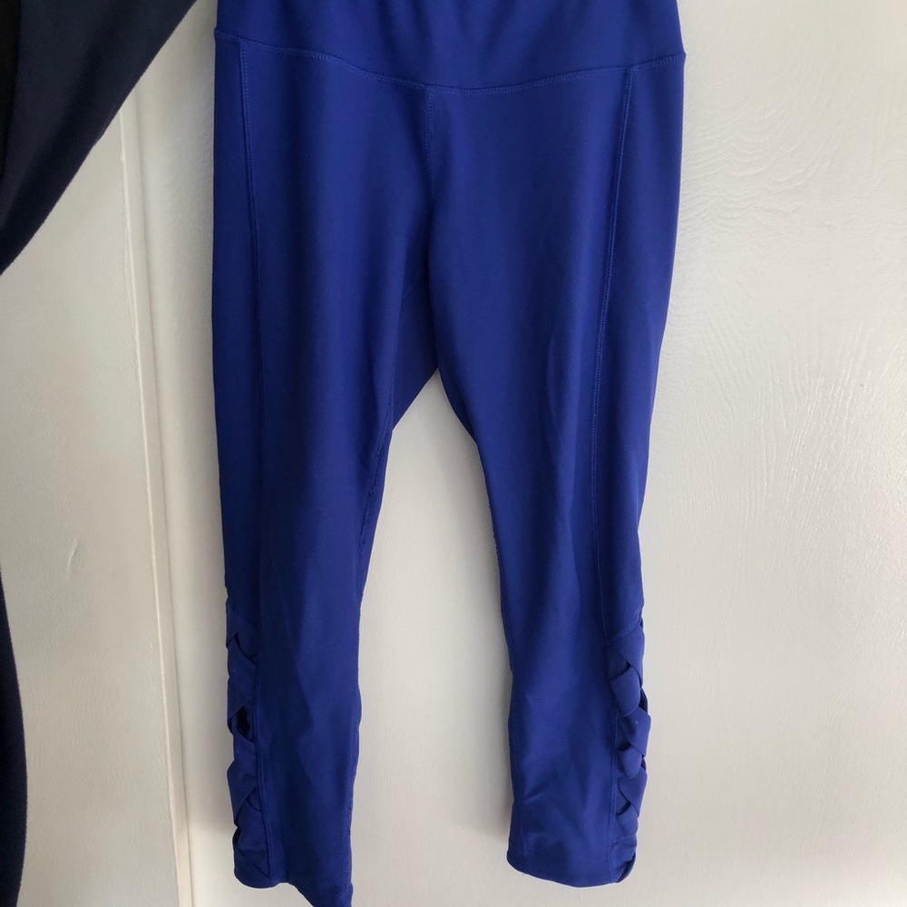 Blue leggings with mesh